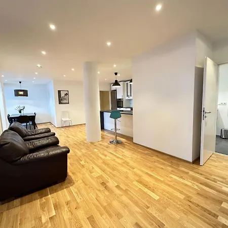 Modern And Spacious 4br Apartment,only 3 Km Drive From Downtown Reykjavik