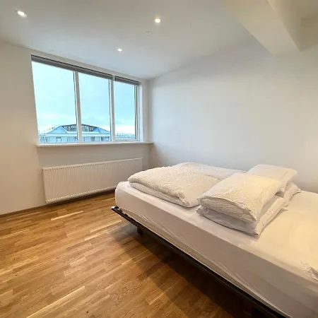 Apartment Modern And Spacious 4br Apartment,only 3 Km Drive From Downtown *