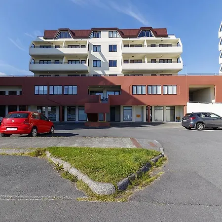 Modern And Spacious 4br Apartment,only 3 Km Drive From Downtown *