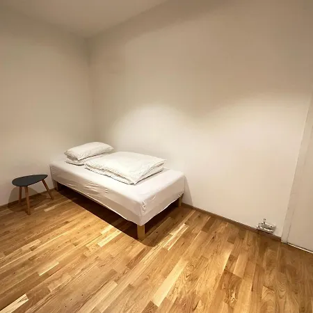 Apartment Modern And Spacious 4br Apartment,only 3 Km Drive From Downtown *