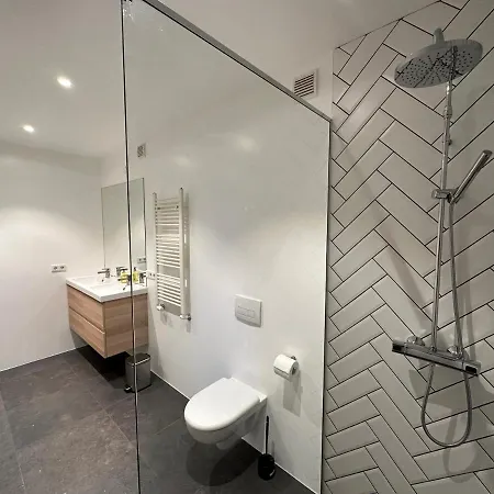 Modern And Spacious 4br Apartment,only 3 Km Drive From Downtown * Reykjavik