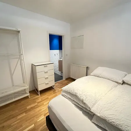 Apartment Modern And Spacious 4br Apartment,only 3 Km Drive From Downtown